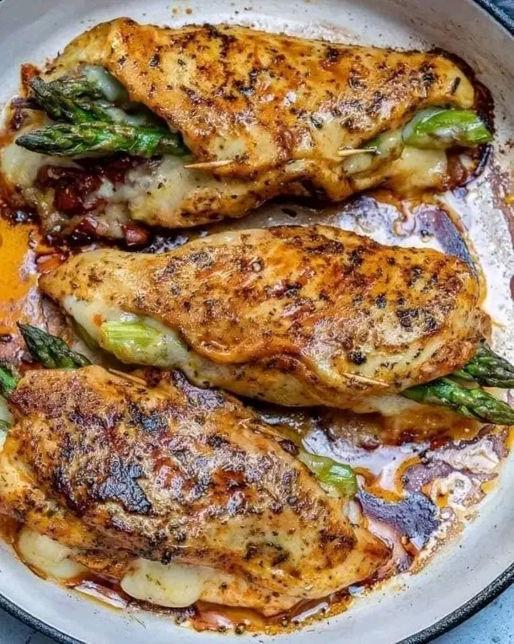 Chicken stuffed with asparagus